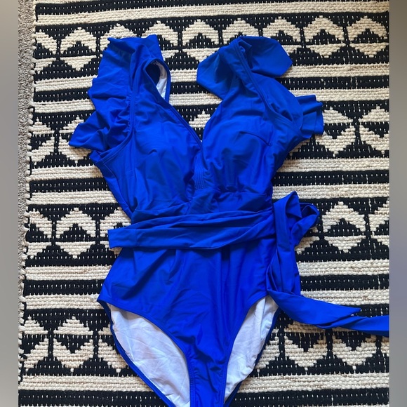 NWT Binlowis Vibrant Blue Ruffle Swimsuit - Picture 1 of 3